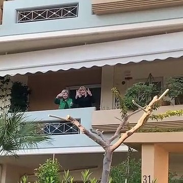 Ζέτα Δούκα: Συγκινεί το βίντεο της στο Instagram! Η κόρη της χαιρετά τις γιαγιάδες από το… αυτοκίνητο!