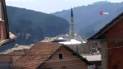 - Sırbistan'da ezan okuyan müezzin gözyaşlarına hakim olamadı