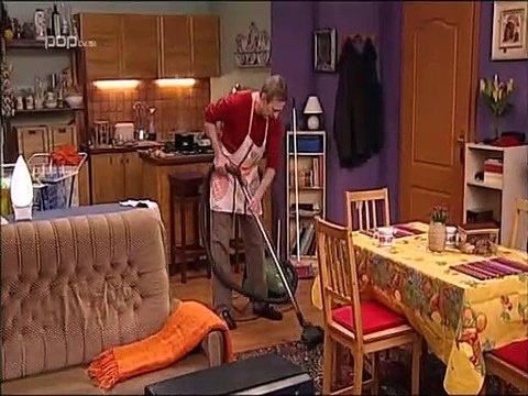 Lepo je biti sosed - Obisk iz Pariza (S02 - E03)