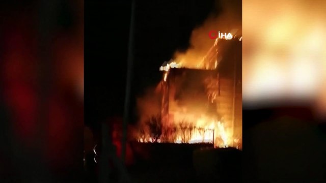 Kırıkkale’de villanın çatı katı alev alev yanarak küle döndü