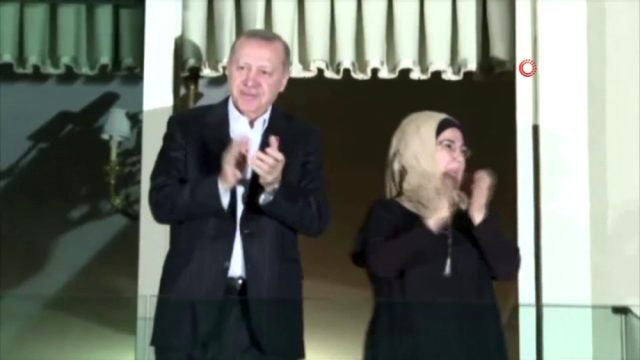 Cumhurbaşkanı Erdoğan ve eşi Emine Erdoğan'dan sağlık çalışanlarına destek
