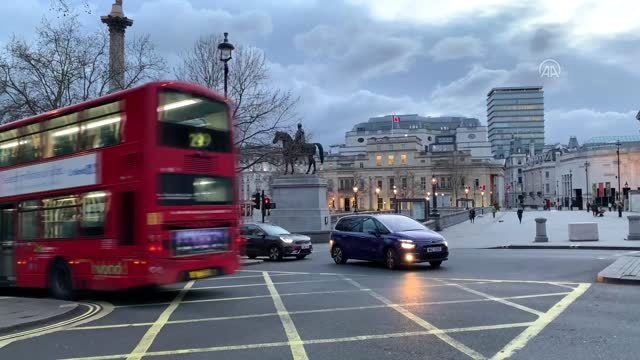 İngiltere'de koronavirüs önlemleri kapsamında restoran, bar ve sinemalar kapatılacak