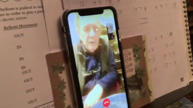 Cette famille a trouvé le moyen de garder contact avec leur mamie... adorable