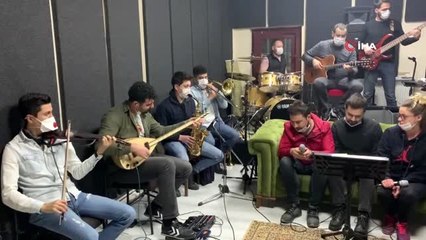 Uşak Kent Orkestrası'ndan vatandaşlara 'Evde Kal' besteli çağrı