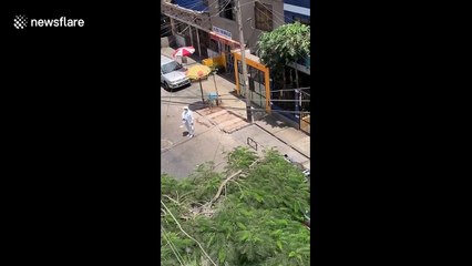 Stay at home warning! Man in Peru warns everyone to stay in to avoid coronavirus