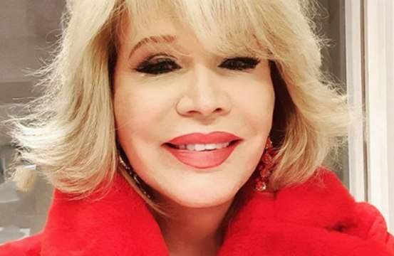 Amanda Lear ha fatto testamento: 'Lascio tutto ai miei gatti'
