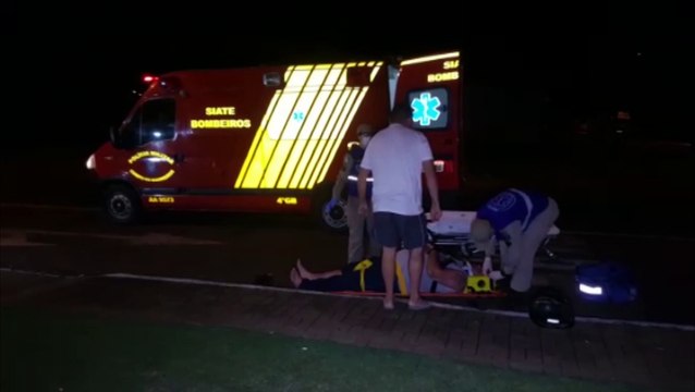 Grave colisão entre carro e moto deixa homem ferido no Bairro Santo Onofre