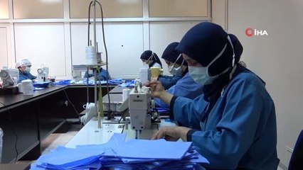 Sağlık çalışanları için hastanede maske dikimine başlandı