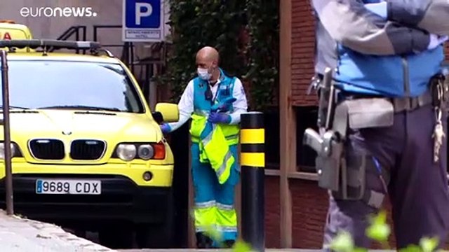 Арест за прогулку: страны ЕС ужесточают меры борьбы с коронавирусом