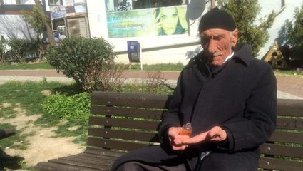 Yetkililerin uyarılarını dikkat almayan yaşlılar, sundukları gerekçelerle pes dedirtti