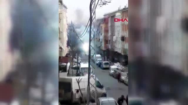 SULTANGAZİ'DE ELEKTRİK KABLOLARI HAVAİ FİŞEK GİBİ PATLADI