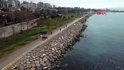 CADDEBOSTAN SAHİLİNDEKİ KALABALIK HAVADAN GÖRÜNTÜLENDİ