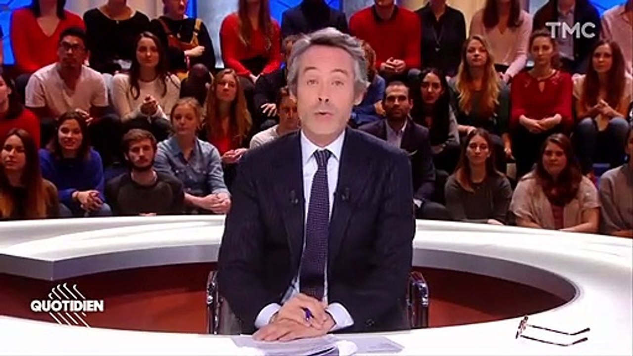 Incroyable double discours du président Emmanuel Macron Élysée – Présidence de la République française Conseil présidentiel pour l'Afrique(Credits: Quotidien avec Yann Barthès)