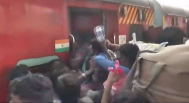 Chaos at Mumbai railway stations as people leave for North
