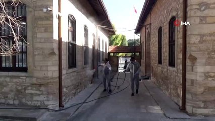 Başkan Tuncel'den ilaçlama ekibine motivasyon ikramiyesi