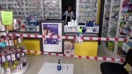 Karapınar'da eczanede Kovid-19'a karşı şerit önlemi - KONYA