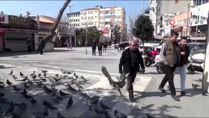 Sokağa çıkan yaşlı vatandaştan şaşırtan cevap: "68 yaşındayım, bundan sonra ölsek ne olacak, 68...