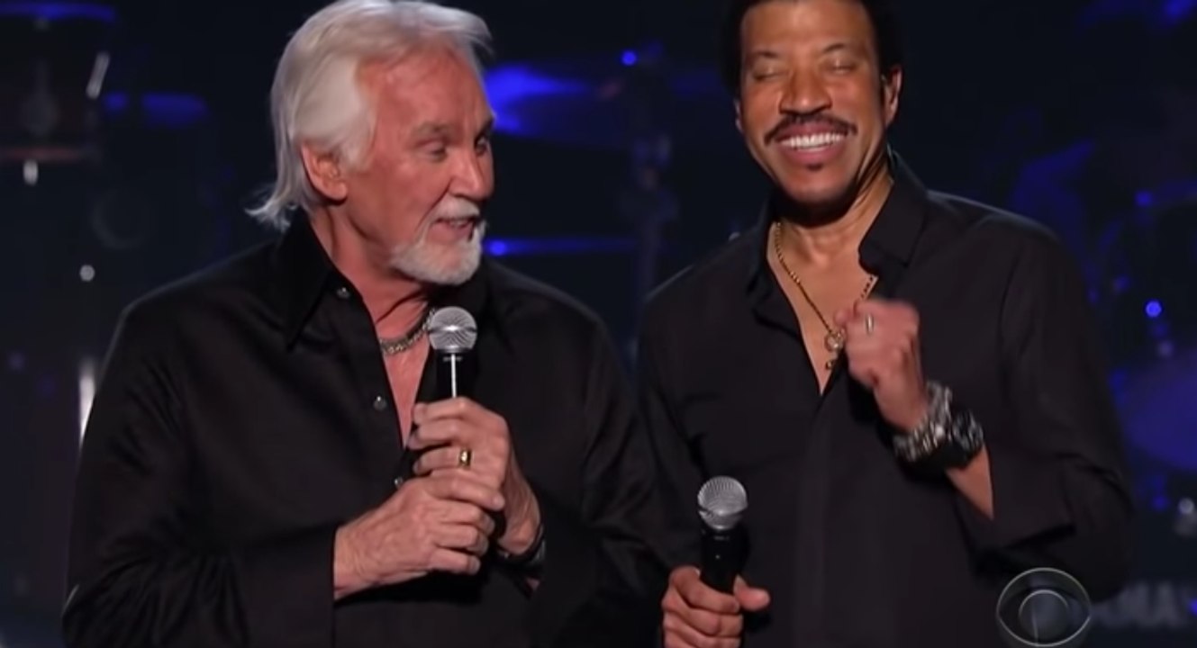 Kenny Rogers & Lionel Ritchie - Lady - Live 2012 Las Vegas