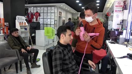 Haberi duyan vatandaşlar kuaförlere koştu