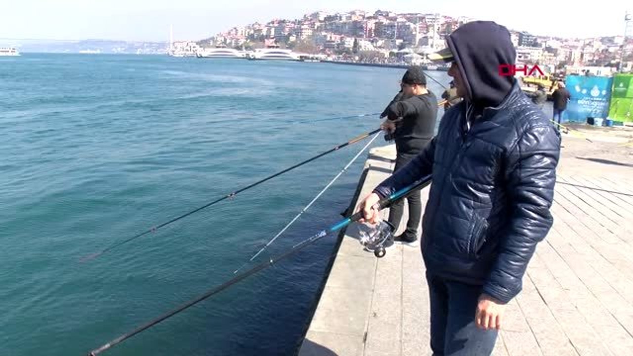 ÜSKÜDAR'DA BALIK SEVDASI KORONAVİRÜS DİNLEMEDİ