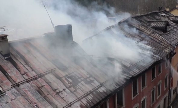Asiago (VI) - Incendio in una palazzina: anziano muore carbonizzato -1- (21.03.20)