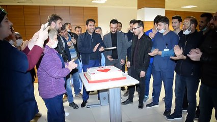 Koronavirüs ile mücadele eden sağlık çalışanlarına özel pasta - IĞDIR