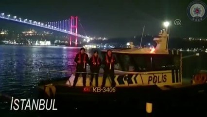 Télécharger la video: Deniz polisinden sağlık çalışanlarına alkış desteği