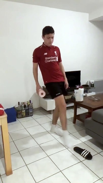 ET PENDANT LE CONFINEMENT...CHALLENGE JONGLES AVEC ROULEAU PAPIER TOILETTE MATTÉO RODE