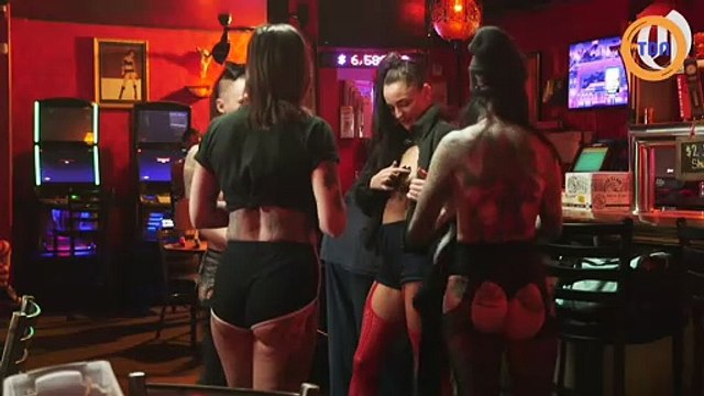 Ces danseuses de charme deviennent livreuses à domicile pendant le confinement