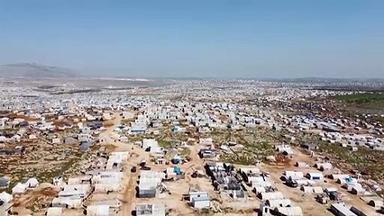 الخوف من فيروس كوفيد-19 يطارد النازحين في شمال غرب سوريا