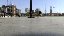 Antalya Cumhuriyet Meydanı'nda koronavirüs sessizliği