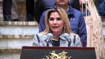 Bolivia decreta cuarentena total y aplaza elección presidencial