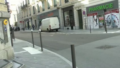 LES SCOOPS DE MICHOU W-D.D. - 15 MARS 2020 - PAU - RUE GAMBETTA PAS DE MATÉRIALISATIONS DES PASSAGES PROTÉGÉS
