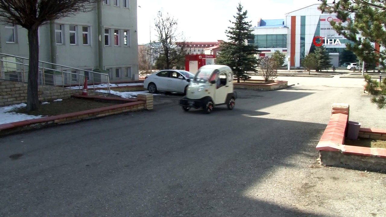 Yaşlılar evden çıkmasın diye alışverişlerini belediye personeli yapıyor