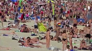 Bondi beach closes after crowds defy virus rules