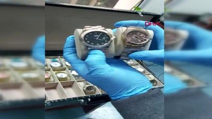 Adana'da 662 bin lira değerinde kaçak saat ele geçirildi