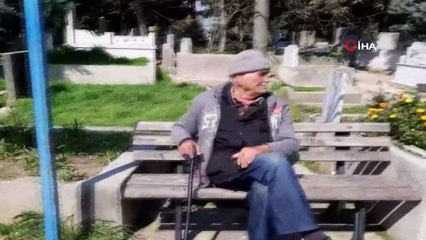 Vatandaş yemin ederek uyardı, yaşlı adam oturuşunu dahi bozmadı