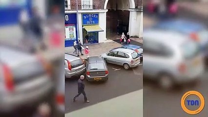 Hilarant : cette conductrice galère pendant plusieurs minutes à réaliser une simple manoeuvre