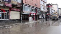 HAKKARİ Yüksekova'da cadde ve sokaklar, tazyikli suyla yıkandı