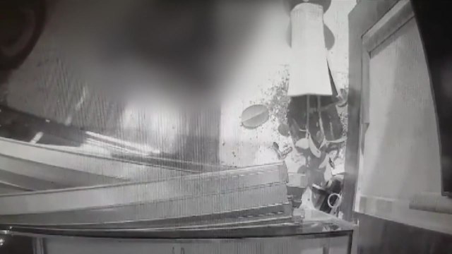 훔친차로 금은방 들이받은 고교생 2명 검거...귀금속 절도 목적 수사 / YTN