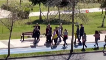 Antalya'da yasağa rağmen tur gezisi yapıldığı görüntülendi