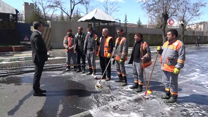 Bingöl'de cadde ve sokaklar sabunlu suyla yıkandı