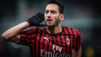 İtalyanlar, Hakan Çalhanoğlu'nun Napoli'ye gideceğini iddia etti