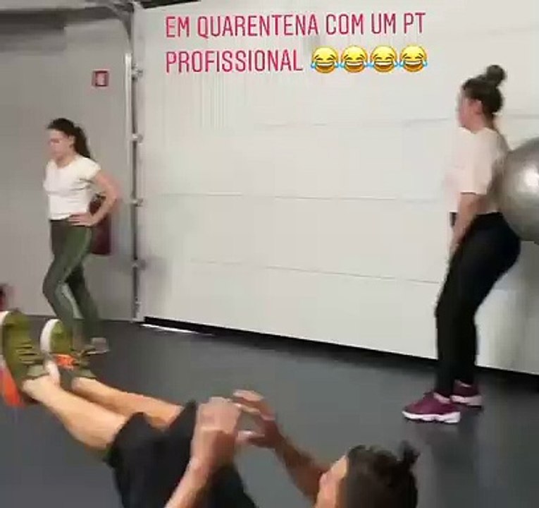 Em quarentena, Cristiano Ronaldo dá treino duro a toda a família