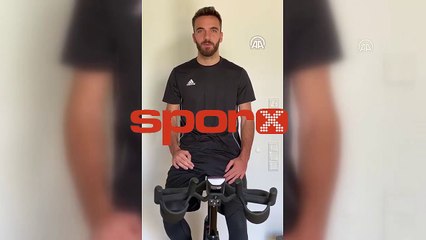 Milli futbolcu Kenan Karaman'dan "evde kal" çağrısı