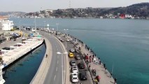 İstanbullular boğaza akın etti... Arnavutköy Sahili'nde trafik yoğunluğu havadan görüntülendi