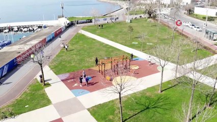 Yaşlı vatandaşın scooter ile sahile çıkması pes dedirtti