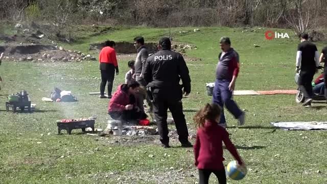 Yasaklara aldırış etmeyen piknikçilere polis müdahalesi