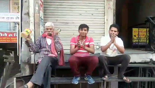 इंदौर: लोगों ने ताली और थाली बजाकर किया जनता कर्फ्यू का पालन