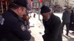Polis ve zabıta sokaktaki yaşlıların denetimini arttırdı